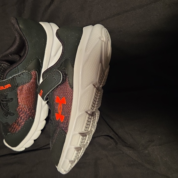 Under Armour Kids' Black and Orange Sneakers - Picture 11 of 12